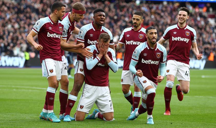 49秒5分爆冷西区第二！美媒晒数据赞253万控卫 BR建议火箭追他