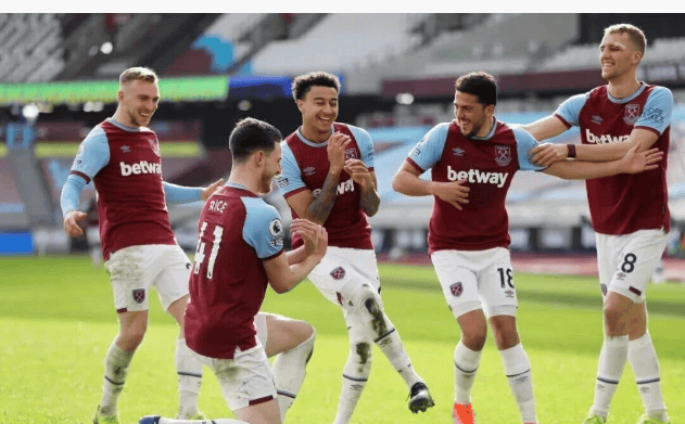 Jiejie确定无法归队了，网友在他老家偶遇他，在家等合同到期