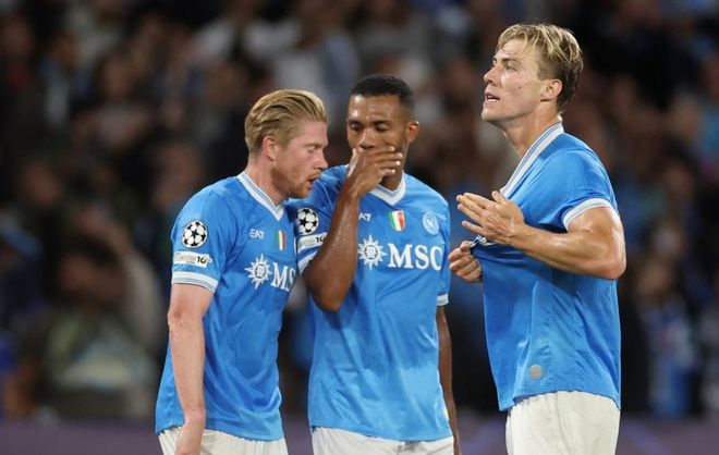 美记：科尔不喜欢库明加的打球方式，他们互相看不顺眼