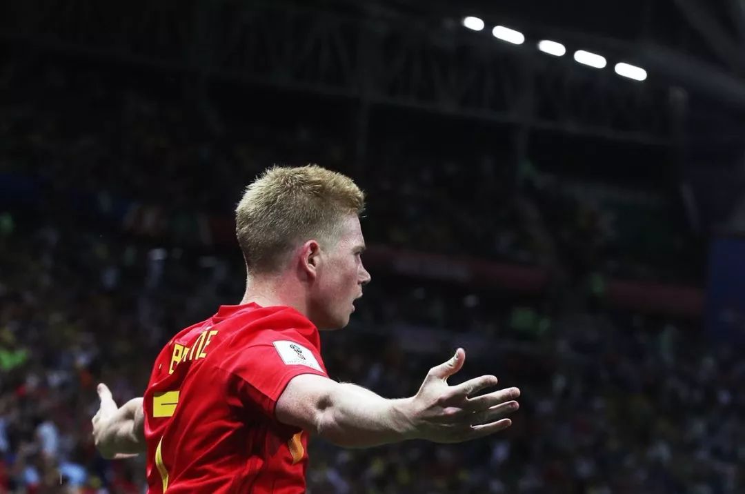 如何在百家乐长龙出现时，保持冷静不盲目跟风？（面对百家乐长龙，如何理性应对不随波逐流？）