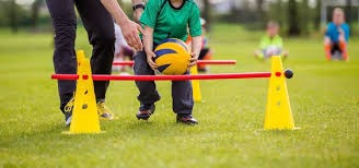 中超-卡扎大四喜马德鲁加双响 泰山6-0大胜国安