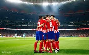 麦克·舒密特由于背伤宣布引退，费城球迷在球场为其举行了盛大的告别礼