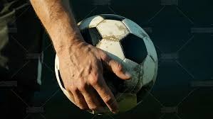 隆戈：米兰倾向于买断沃克，将提供2年合同&净年薪450万欧